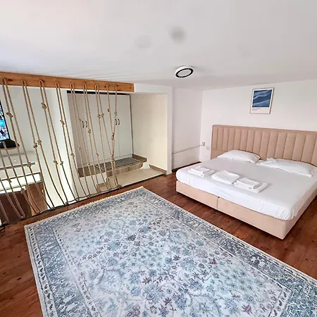 Appartamento Duplex Tirana